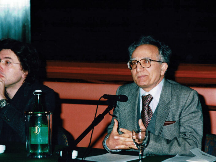 Generoso Picone e Salvatore Bono al convegno "Il Mezzogiorno d'Italia e il Mediterraneo nel triennio rivoluzionario 1796-1799", Avellino 18-20 marzo 1999.